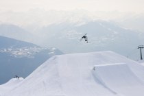 Quiksilver Surf La Mountain Tour - 2 Vans, 5 Classic Resorts and Infinite Hangovers