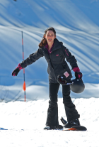 20 Photos of Celebrities Failing at Snowsports