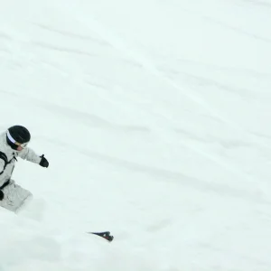 Switzerland  - feel pissed powder on knees