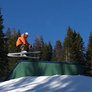 Teardrop rail
