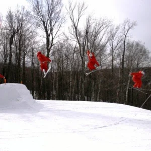 Im a follower, and i let my tail lead the way! (sorta grabbed sorta missed)