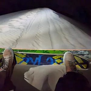 Night-sand-snow-skating