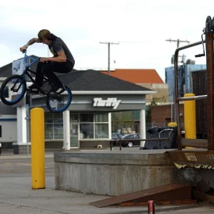 Jas Knack 180 over pole