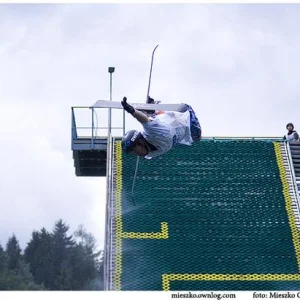 Backflip r so hot right now!