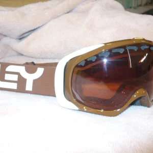 Brown stretch crowbars