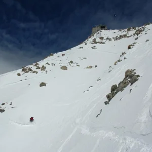 Skiing down from the Torino hut