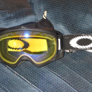 Matte Black Crowbars/HI Yello