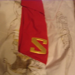 Lower pant leg detail