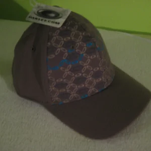 Oakley hat