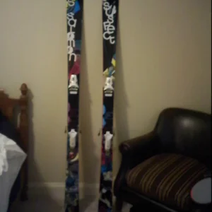 Dopeist skis on earth