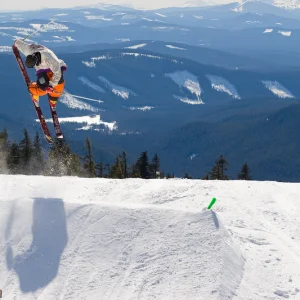 Spinny grabby air trick