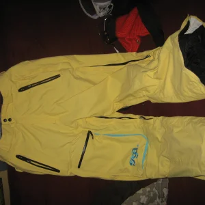 Saga eggnog pants for feeler size L