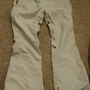 Holden pants white again