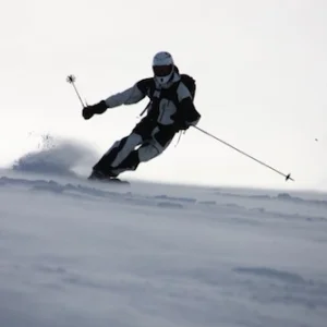 Telemarkstyle in Jotunheimen, Norway:)
