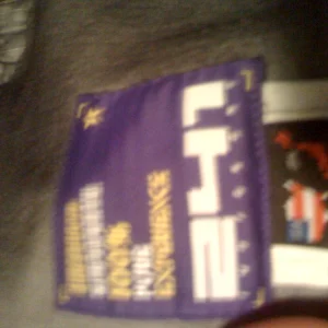 Size xl (i wear a 33 waist and the powder skirt holds them up)