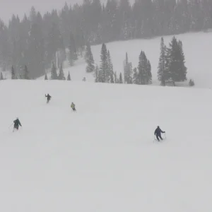 Skiing off