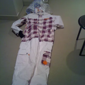 Nomis Suit1