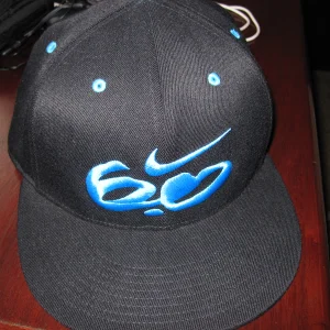 Selling nike 6.0 hat