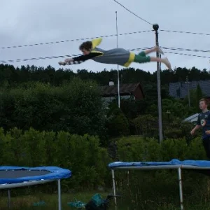 Trampoline super mann front
