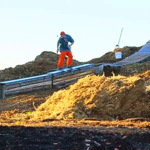Ghetto Setup, Manure's as good as snow!