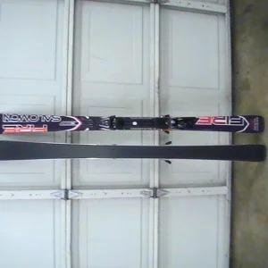 Race skis