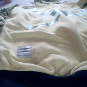 Mojave rail stain (bottom right of tag)