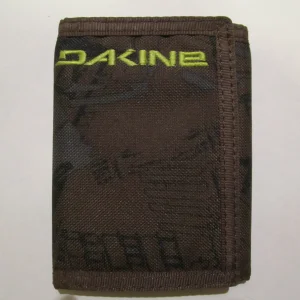 Dakine wallet