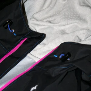 Light weight mesh hood and pocket lining