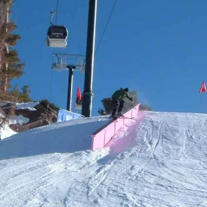 dirty gettin his rail on