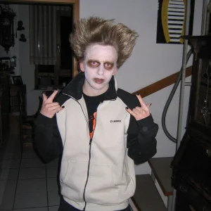 look at me I'm a freak...