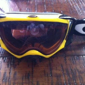 Yellow / Black Crowbar