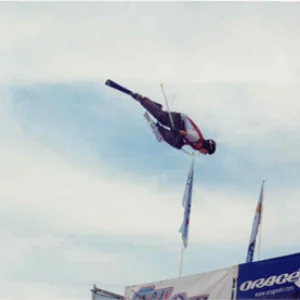 i think its andy woods..anyone know?