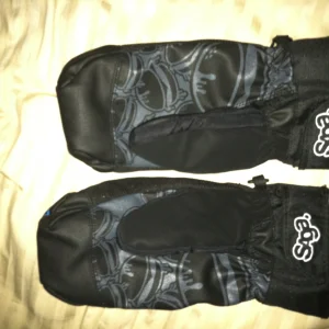 Saga 11/12 mitt palm