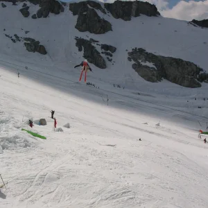 somebody throwing down on sms' table