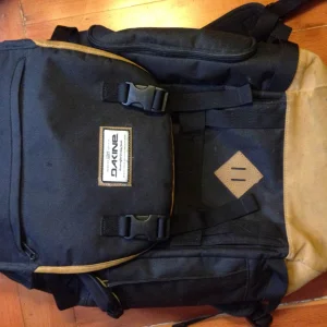 dakine pack