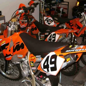 here are my bikes, my pitbike isnt in the shot tho cas i dont care about it haha