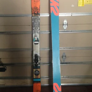 skis