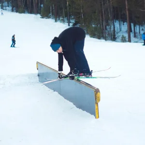 Nose press double grab