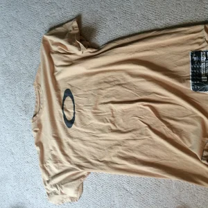 tall t oakley team size