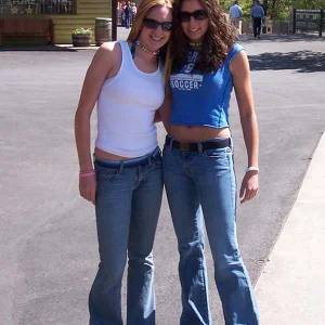 See, snowboarders and skiers can get along!