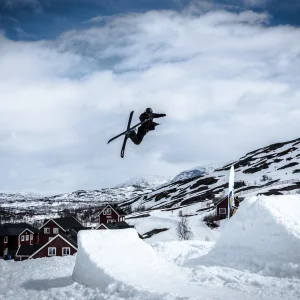 Tweak that pretty ski