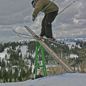 Sam from TGR showin how its done on the teeter tooter rail!