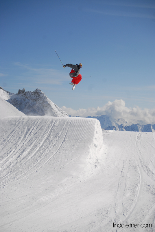 1 Shifty. Pow Skis in the Park