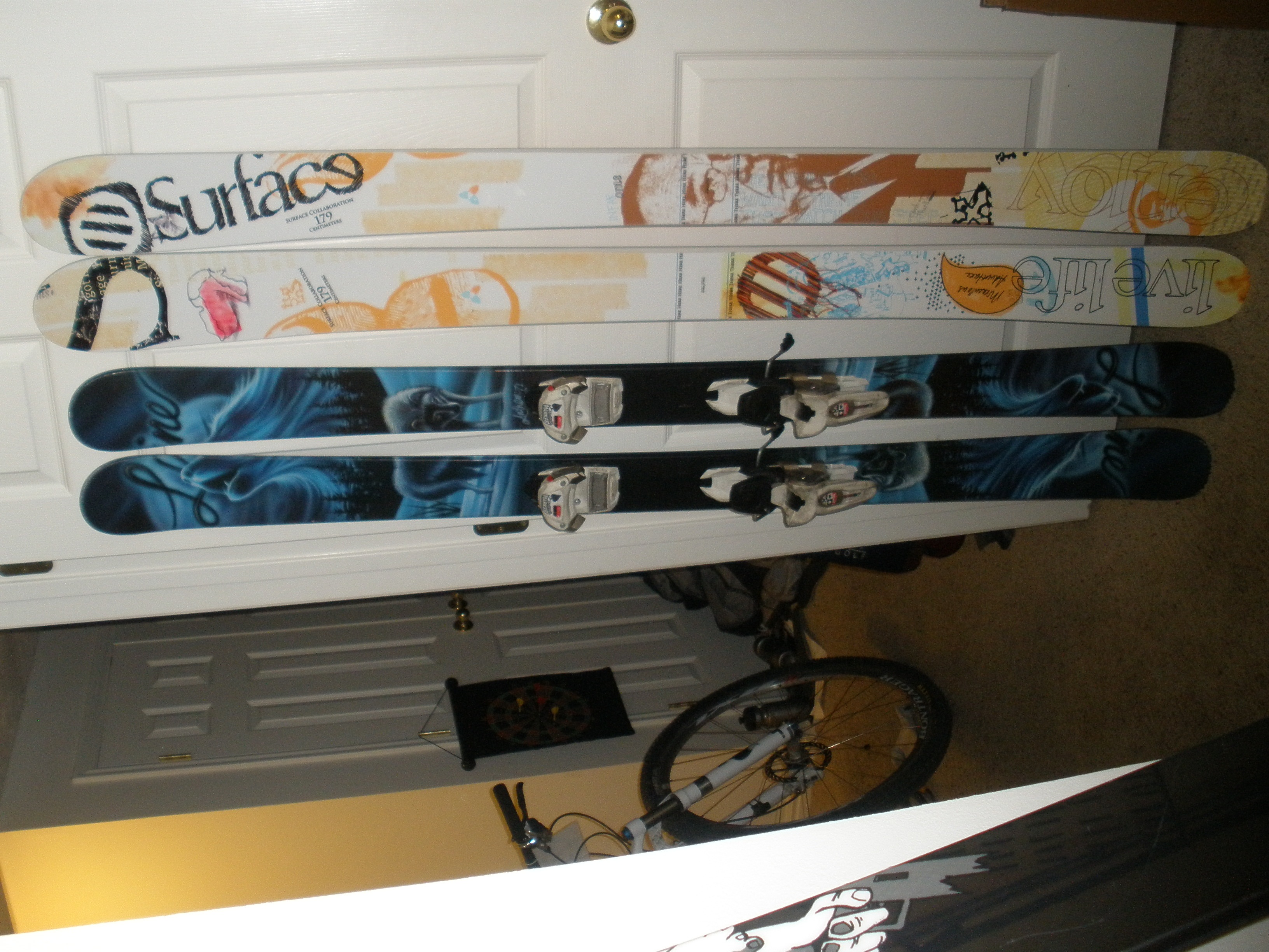 179 LL2 next to 171 anthems