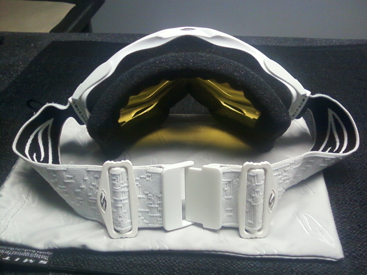 2010 smith fuse goggles