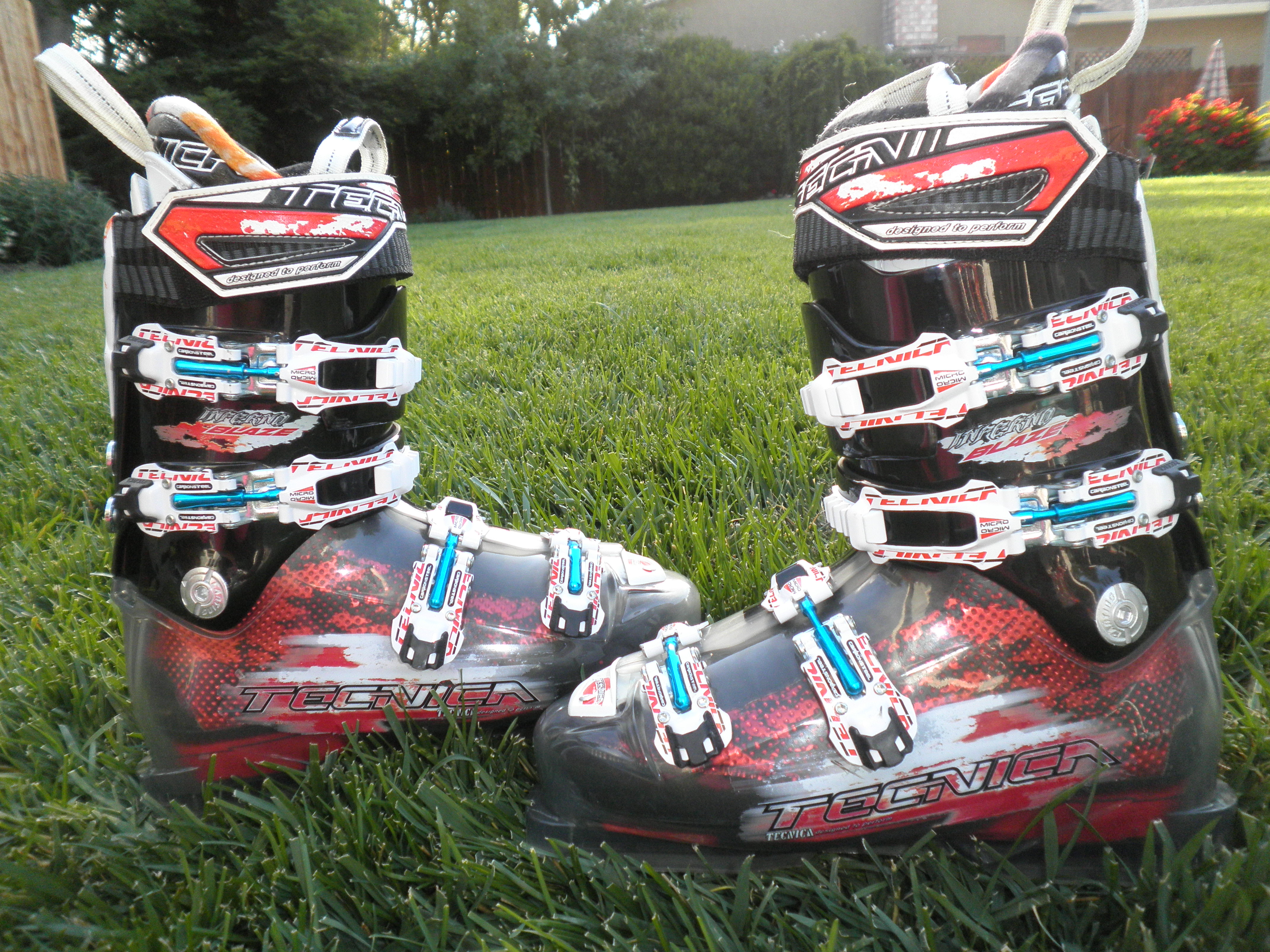 2011 Tecnica Interno Blaze