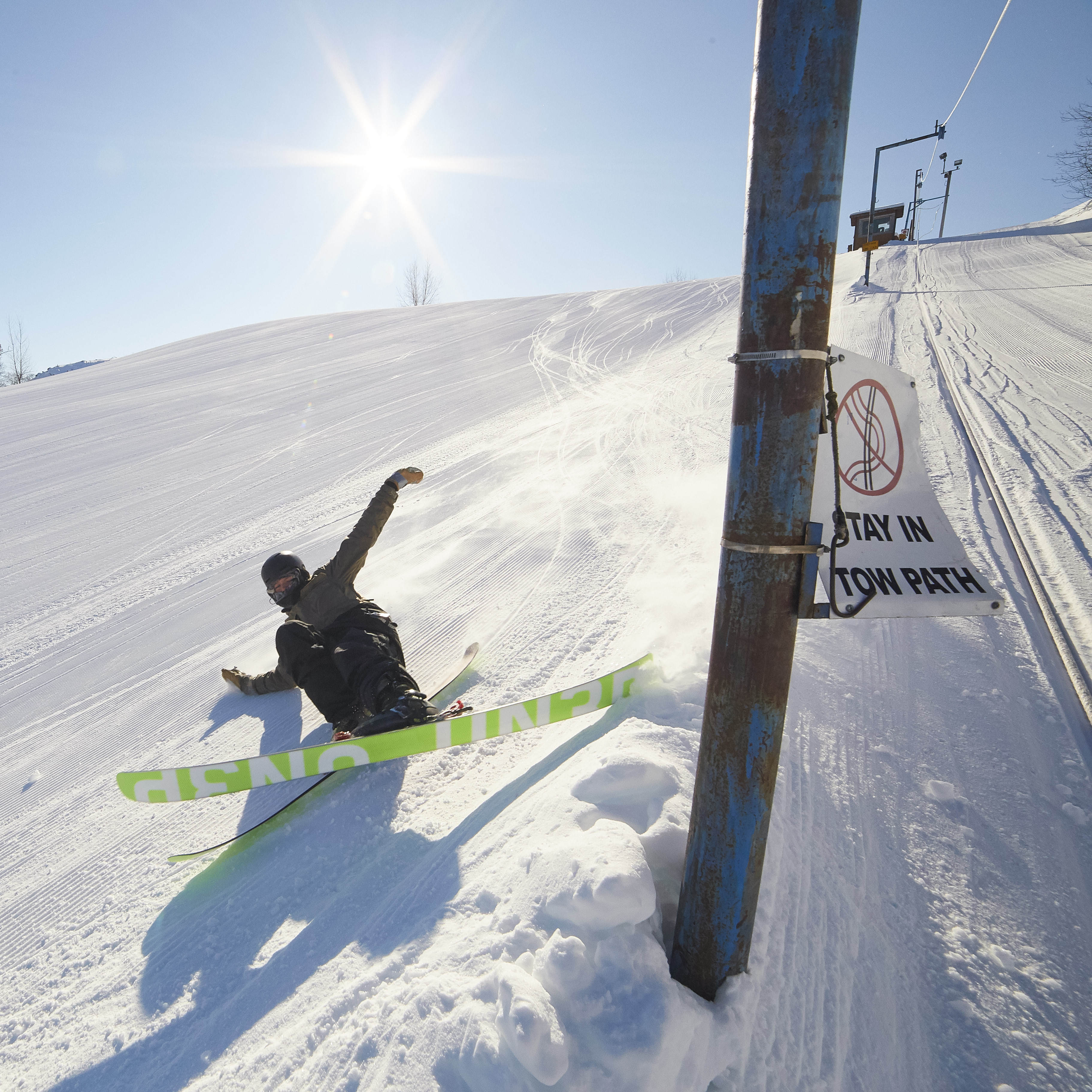 -25 Slash // Kian Barrett