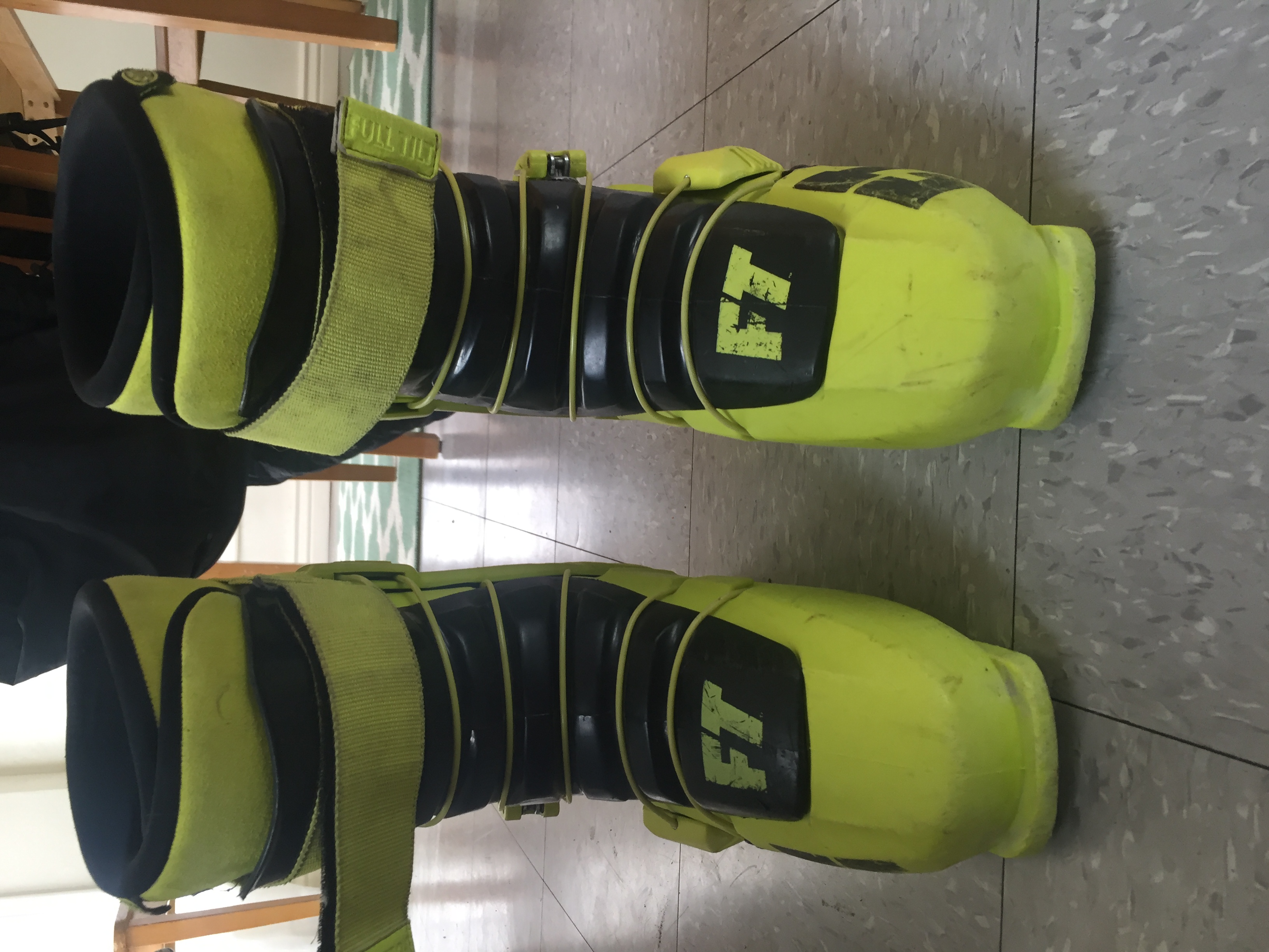 27.5 Full Tilt Drop Kicks FOR SALE