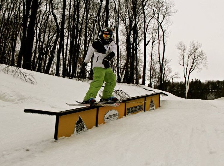 7 springs down rail