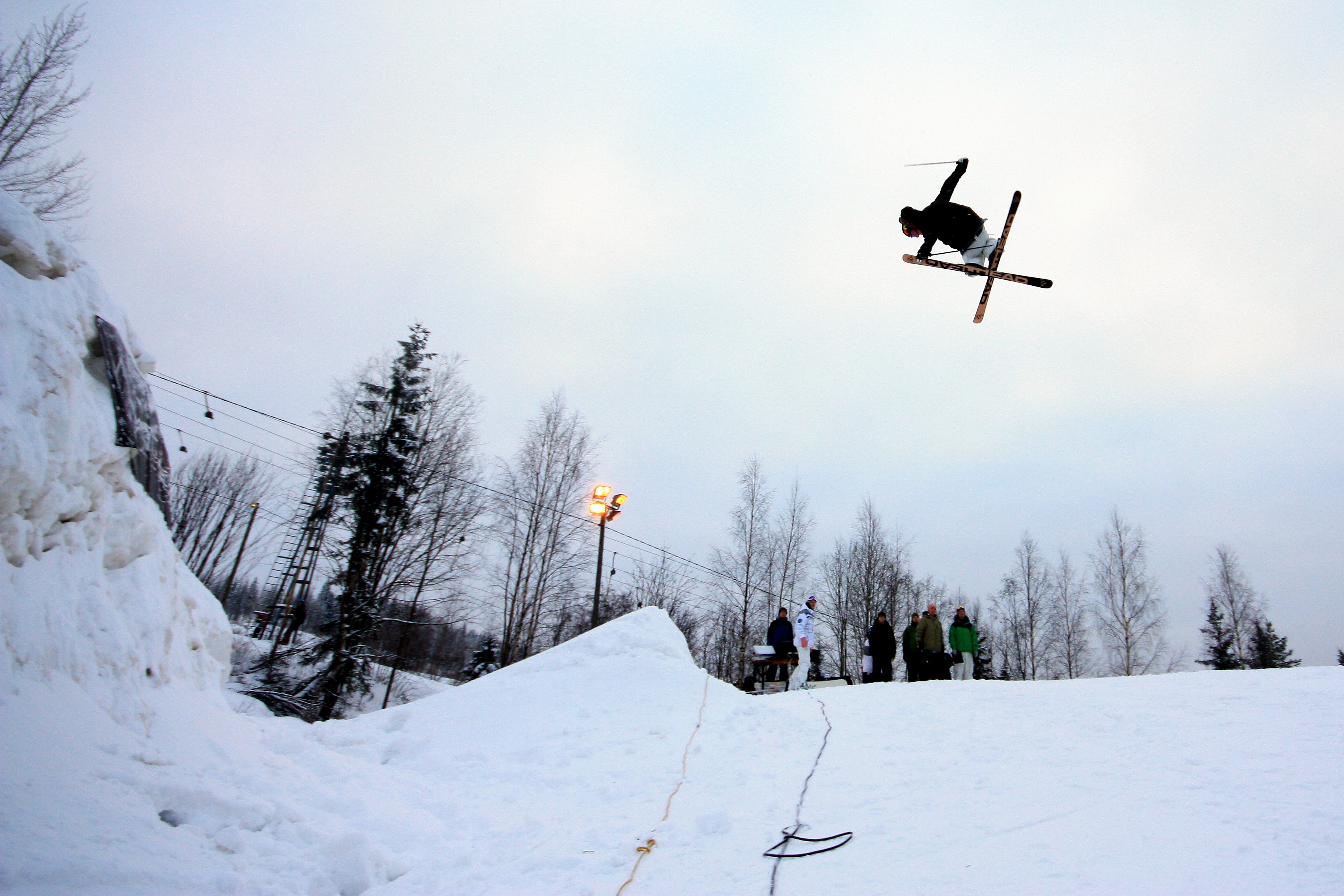 900 reverse tailgrab